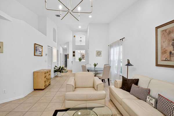 Real Estate Consultation Image